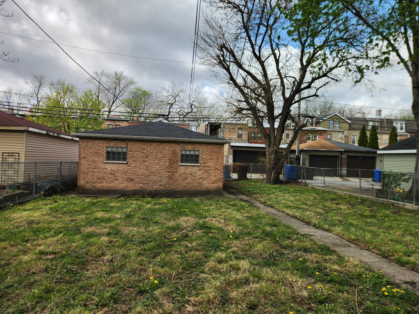 11420-22 S Champlain Avenue