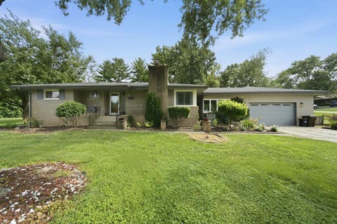 Photo of 1125 119th Street, Lemont, IL 60439 (MLS # 12691530)