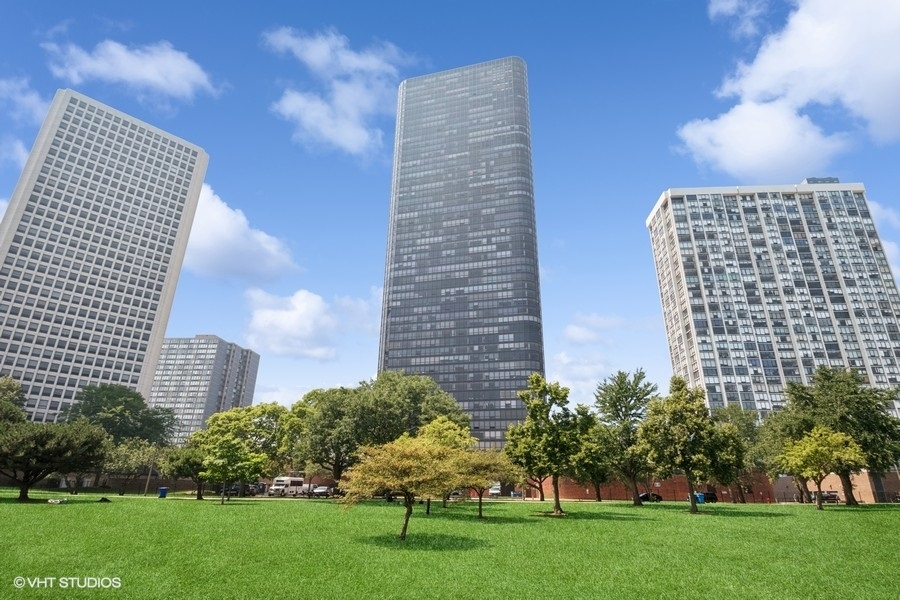 5415 N SHERIDAN Road 307