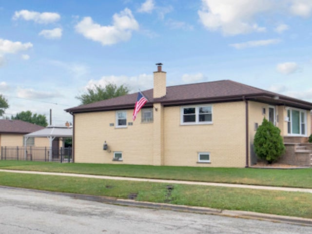 8901 S 49th Court