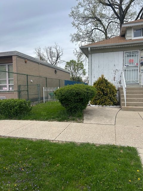 Tiny photo for 3509 Wilcox Avenue, Bellwood, IL 60104 (MLS # 12353175)