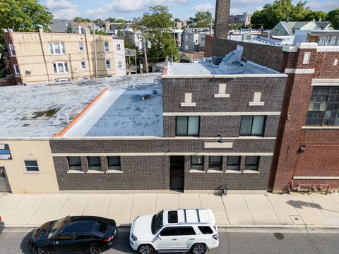 4122 W Grand Avenue Chicago IL 60651