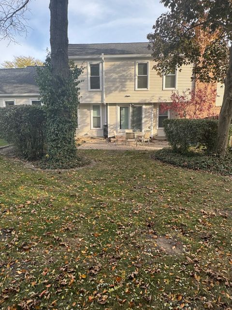 Tiny photo for 1974 Wexford Circle #123, Wheaton, IL 60189 (MLS # 12513071)