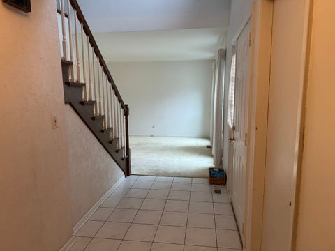 Tiny photo for 1974 Wexford Circle #123, Wheaton, IL 60189 (MLS # 12513071)