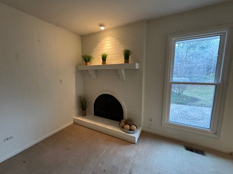 Tiny photo for 1974 Wexford Circle #123, Wheaton, IL 60189 (MLS # 12513071)
