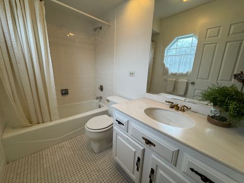 Tiny photo for 1974 Wexford Circle #123, Wheaton, IL 60189 (MLS # 12513071)