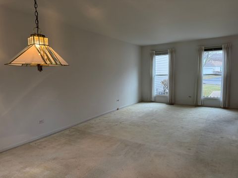 Tiny photo for 1974 Wexford Circle #123, Wheaton, IL 60189 (MLS # 12513071)