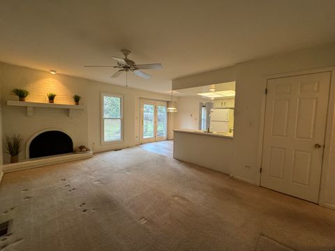 Tiny photo for 1974 Wexford Circle #123, Wheaton, IL 60189 (MLS # 12513071)