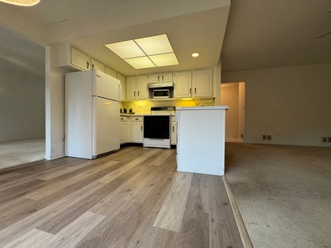 Tiny photo for 1974 Wexford Circle #123, Wheaton, IL 60189 (MLS # 12513071)