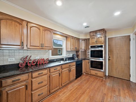 Tiny photo for 295 Ardmore Road, Des Plaines, IL 60016 (MLS # 12516996)