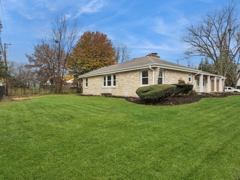 Tiny photo for 295 Ardmore Road, Des Plaines, IL 60016 (MLS # 12516996)