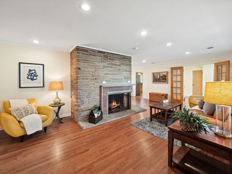 Tiny photo for 295 Ardmore Road, Des Plaines, IL 60016 (MLS # 12516996)