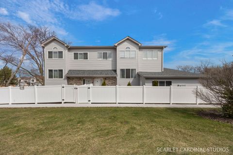 Photo of 291 Park Ridge Lane #A, Aurora, IL 60504 (MLS # 12601812)