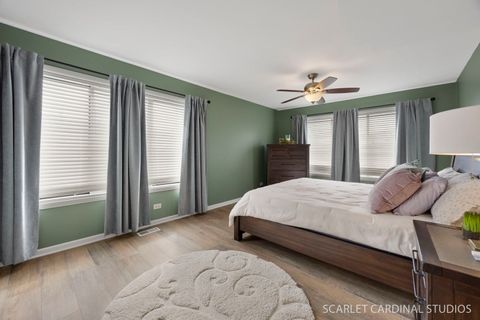 Tiny photo for 291 Park Ridge Lane #A, Aurora, IL 60504 (MLS # 12601812)