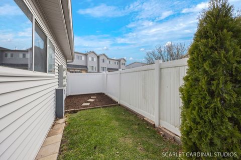 Tiny photo for 291 Park Ridge Lane #A, Aurora, IL 60504 (MLS # 12601812)