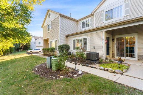 Tiny photo for 53 Braxton Lane #53, Aurora, IL 60504 (MLS # 12493179)