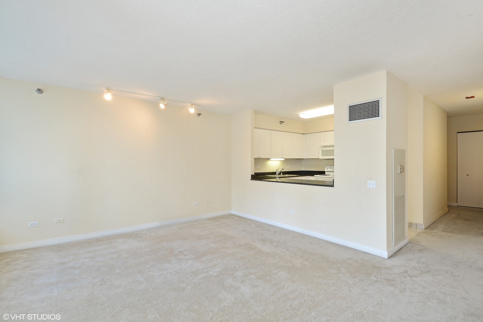 512 N McClurg Court 1602