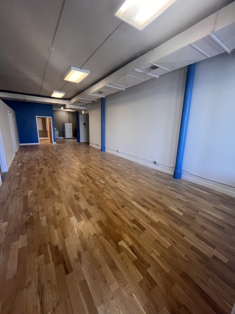 1105 W Chicago Avenue 202