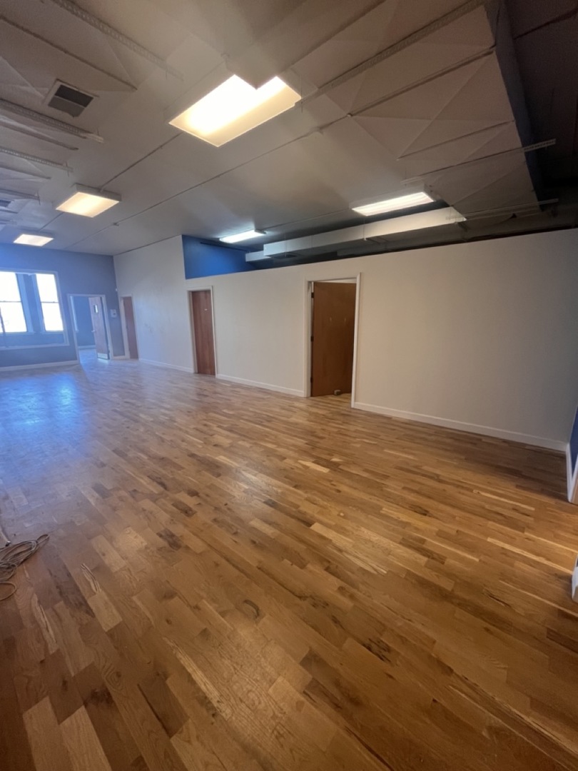 1105 W Chicago Avenue 202