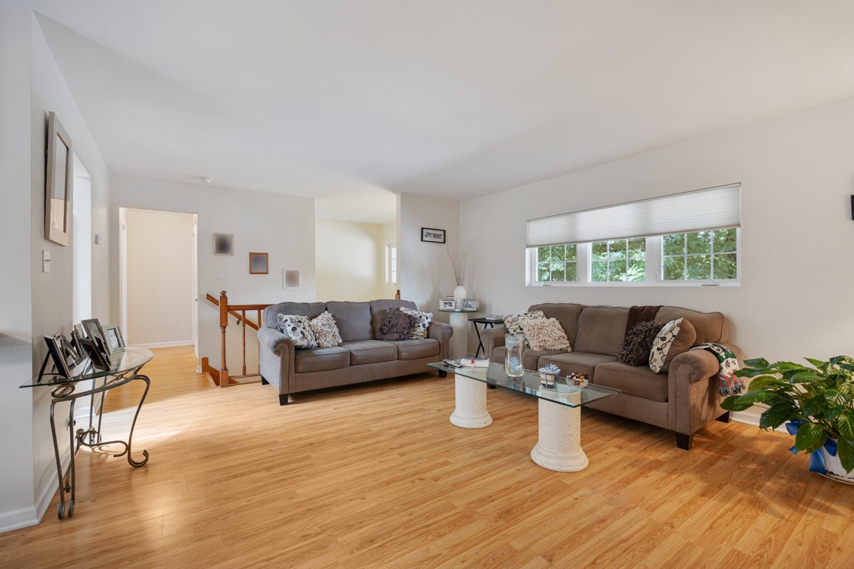 1204 Leeds Lane