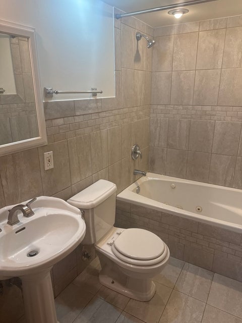 Tiny photo for 5721 CIRCLE Drive #304, Oak Lawn, IL 60453 (MLS # 12784427)