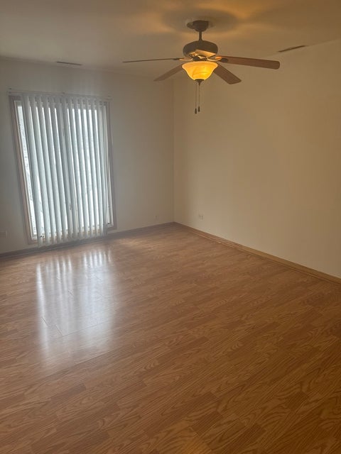 Tiny photo for 5721 CIRCLE Drive #304, Oak Lawn, IL 60453 (MLS # 12784427)
