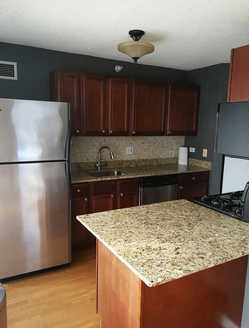 545 N Dearborn Street 2707