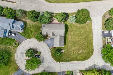 Tiny photo for 5 Park Place Circle, Hawthorn Woods, IL 60047 (MLS # 12463947)