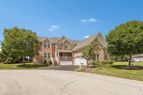 Photo of 5 Park Place Circle, Hawthorn Woods, IL 60047 (MLS # 12463947)