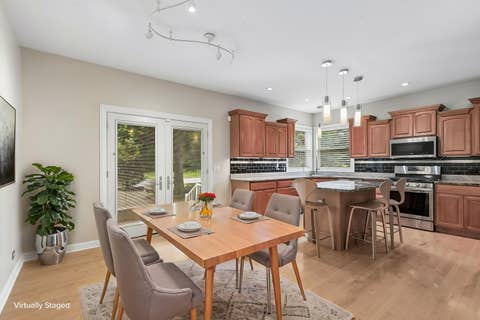 Tiny photo for 5 Park Place Circle, Hawthorn Woods, IL 60047 (MLS # 12463947)