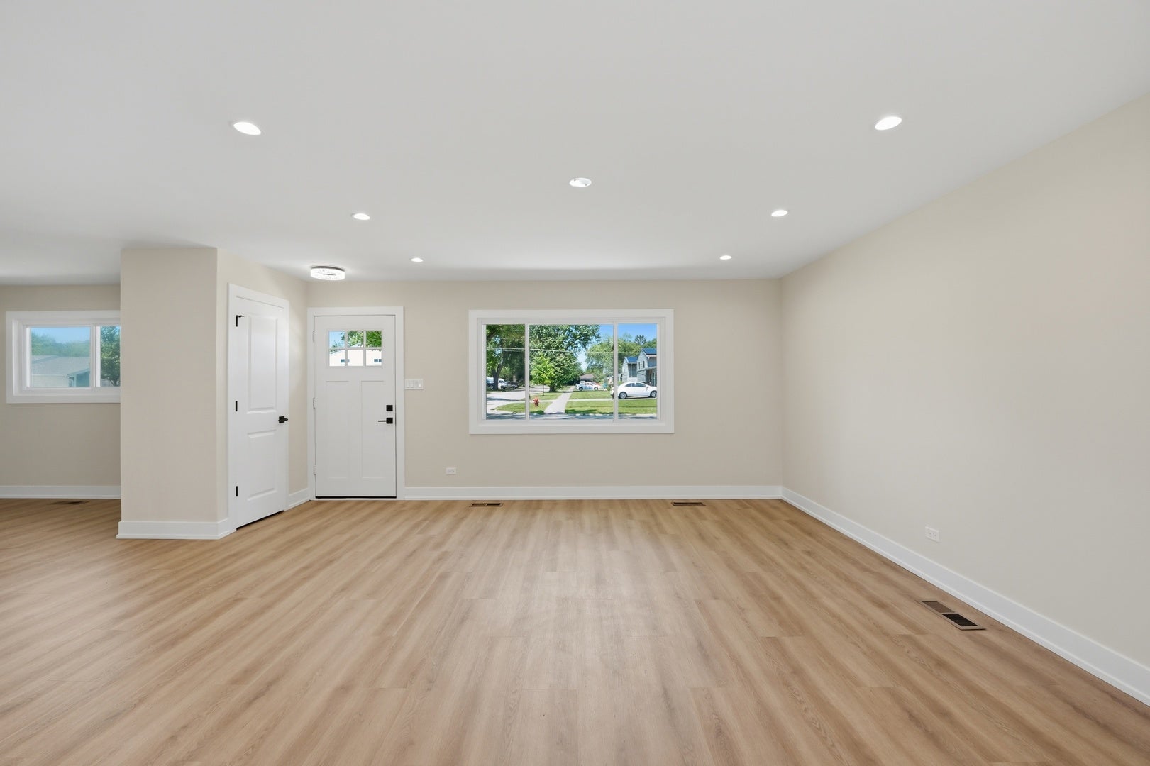 163 W Manchester Drive
