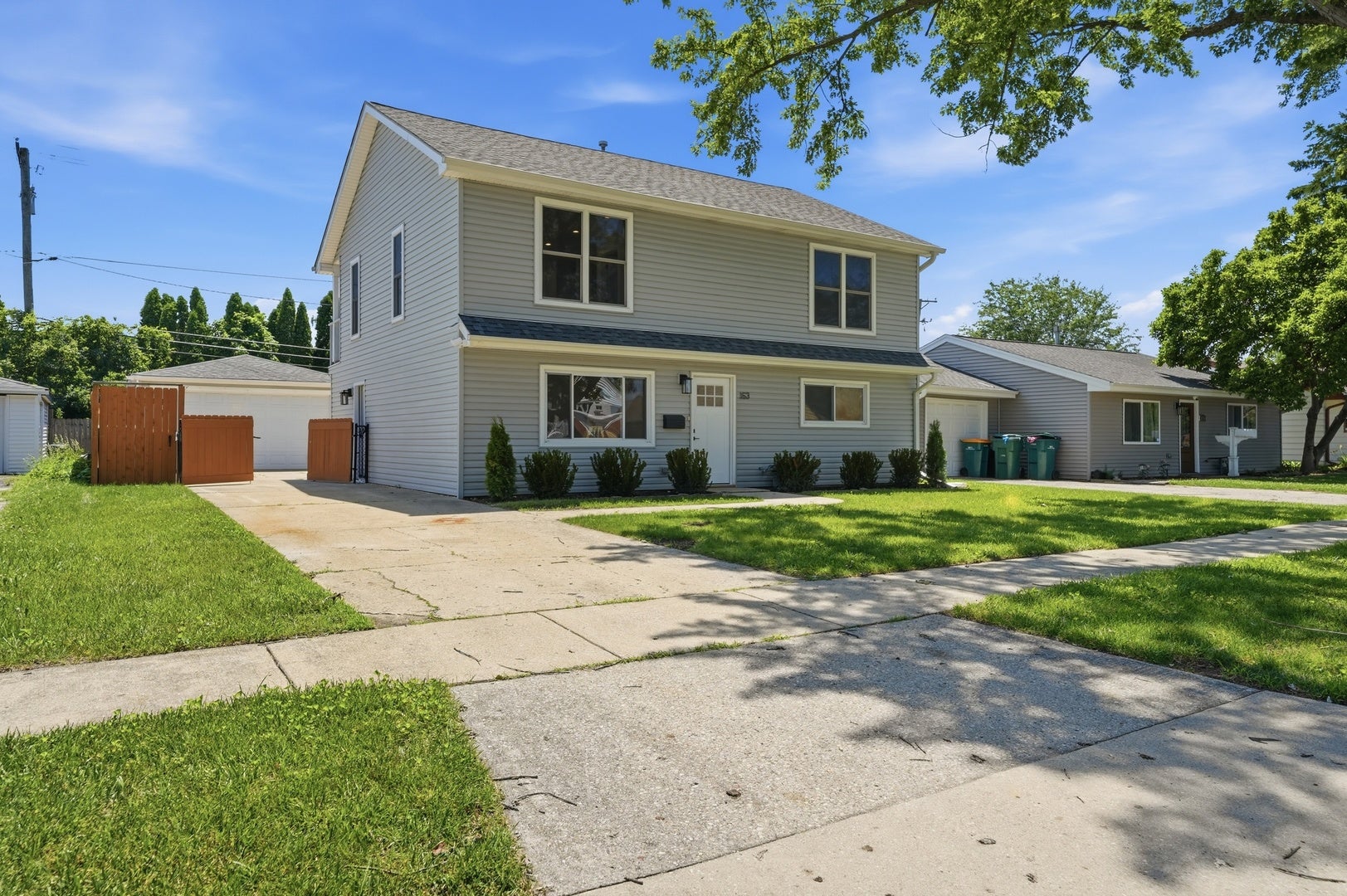 163 W Manchester Drive