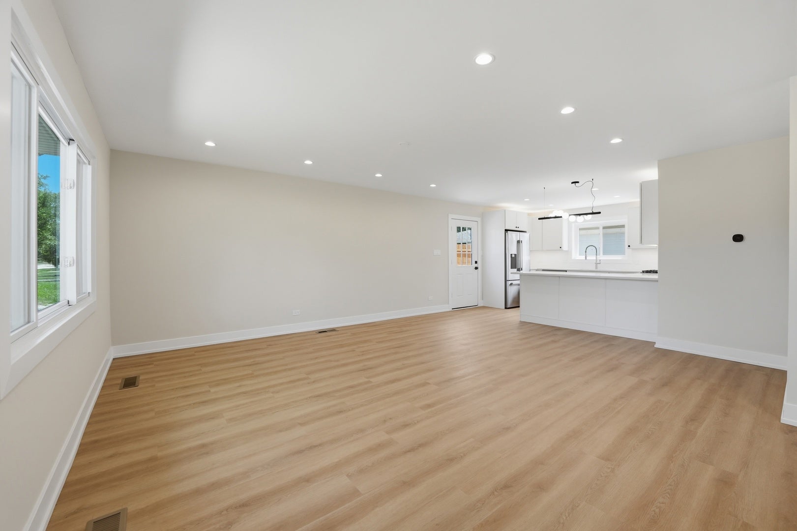 163 W Manchester Drive