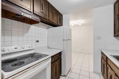 Tiny photo for 16 E Old Willow Road #202S, Prospect Heights, IL 60070 (MLS # 12455205)