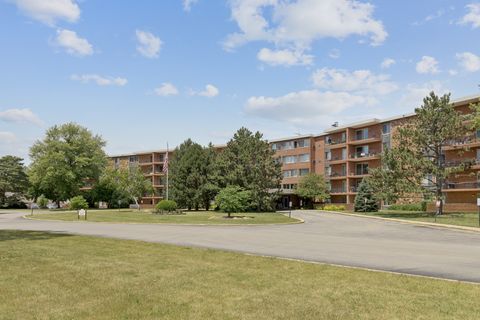 Photo of 16 E Old Willow Road #202S, Prospect Heights, IL 60070 (MLS # 12455205)