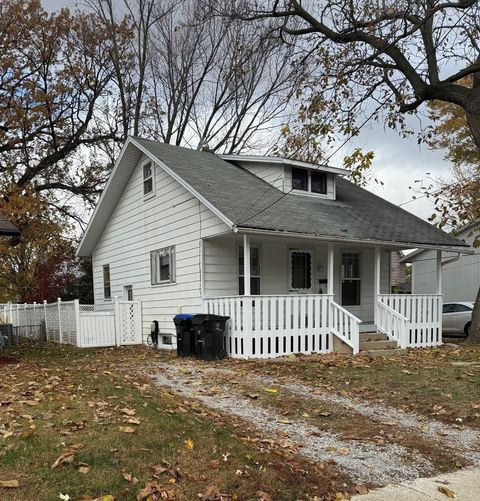 Photo of 1005 S Lee Street, Bloomington, IL 61701 (MLS # 12514033)