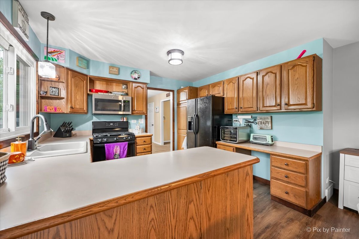 Woodstock, Illinois 60098, United States, 3 Bedrooms Bedrooms, ,3 BathroomsBathrooms,Residential,Active,244197