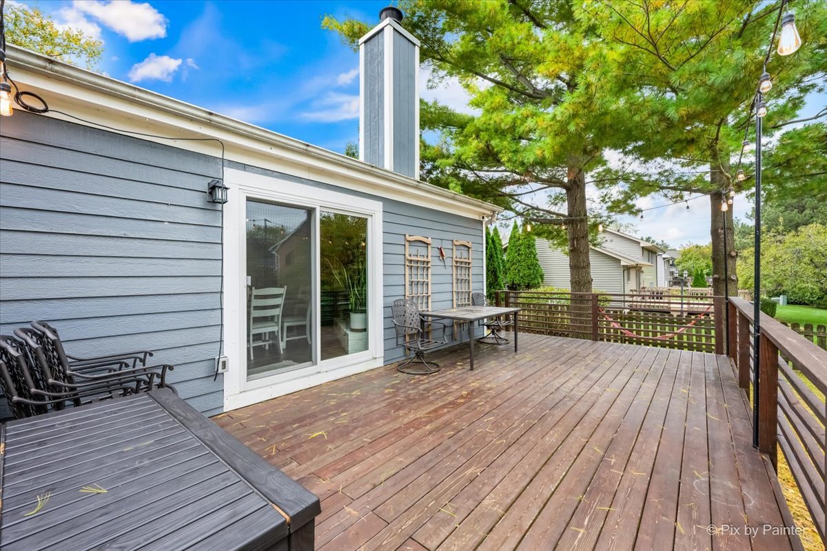 Woodstock, Illinois 60098, United States, 3 Bedrooms Bedrooms, ,3 BathroomsBathrooms,Residential,Active,244197