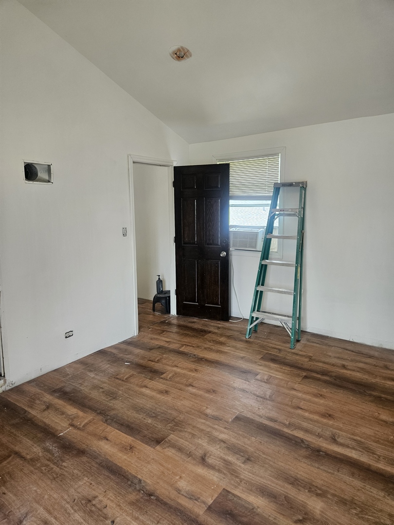 526 E 154th Place
