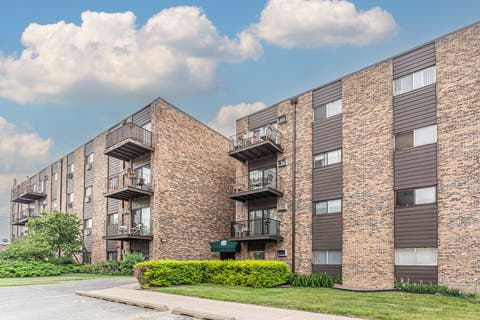 Photo of 8905 Knight Avenue #208, Des Plaines, IL 60016 (MLS # 12664044)