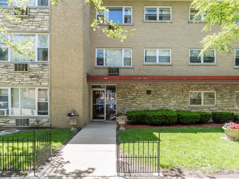 Tiny photo for 415 S Maple Avenue #202, Oak Park, IL 60302 (MLS # 12732569)