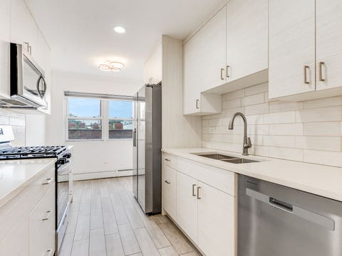 Tiny photo for 415 S Maple Avenue #202, Oak Park, IL 60302 (MLS # 12732569)