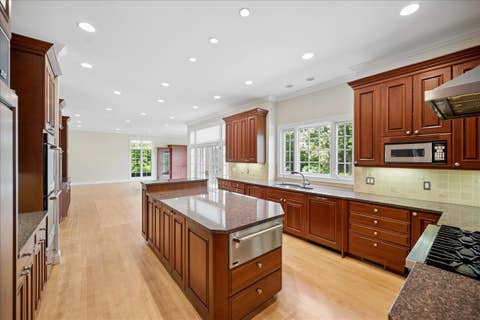 Tiny photo for 621 Sheridan Road, Glencoe, IL 60022 (MLS # 12690093)