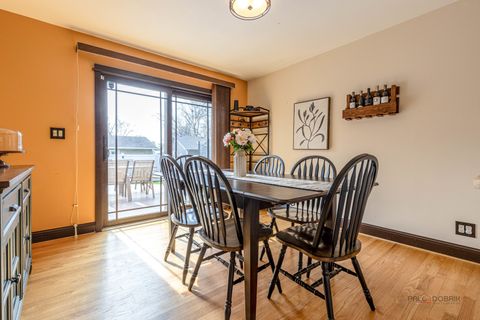 Tiny photo for 521 Castlewood Lane, Buffalo Grove, IL 60089 (MLS # 12610814)