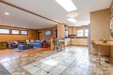 Tiny photo for 521 Castlewood Lane, Buffalo Grove, IL 60089 (MLS # 12610814)