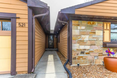 Tiny photo for 521 Castlewood Lane, Buffalo Grove, IL 60089 (MLS # 12610814)