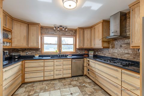 Tiny photo for 521 Castlewood Lane, Buffalo Grove, IL 60089 (MLS # 12610814)