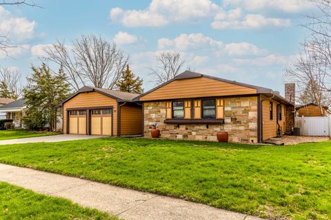 Tiny photo for 521 Castlewood Lane, Buffalo Grove, IL 60089 (MLS # 12610814)