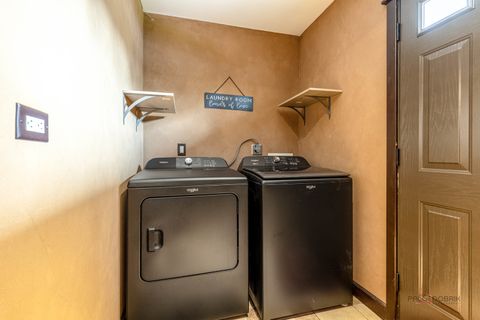 Tiny photo for 521 Castlewood Lane, Buffalo Grove, IL 60089 (MLS # 12610814)