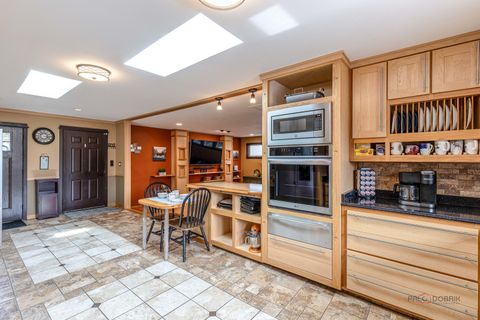 Tiny photo for 521 Castlewood Lane, Buffalo Grove, IL 60089 (MLS # 12610814)